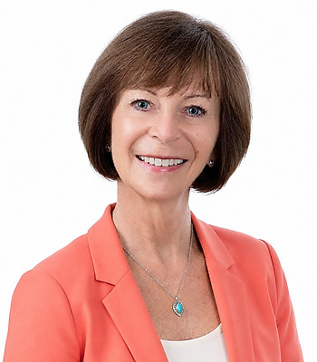 Portrait of Caroline Southwell, REALTOR®.